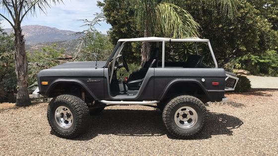 1970 Ford Bronco Modified for Rock Crawling