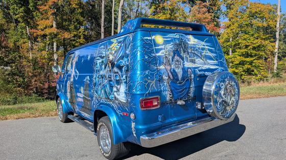 1977 Dodge Tradesman B200 "Wild Side"
