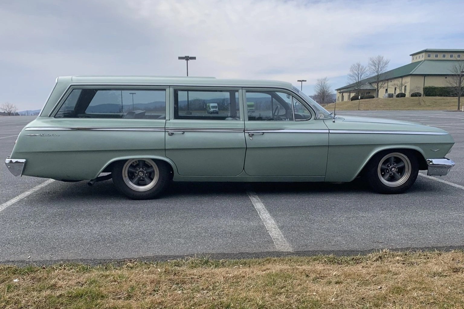 350-Swapped 1962 Chevrolet Bel Air Sleeper Wagon