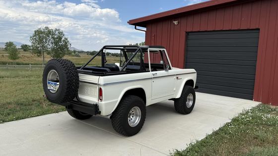 1977 Ford Bronco by Ameliaguidi