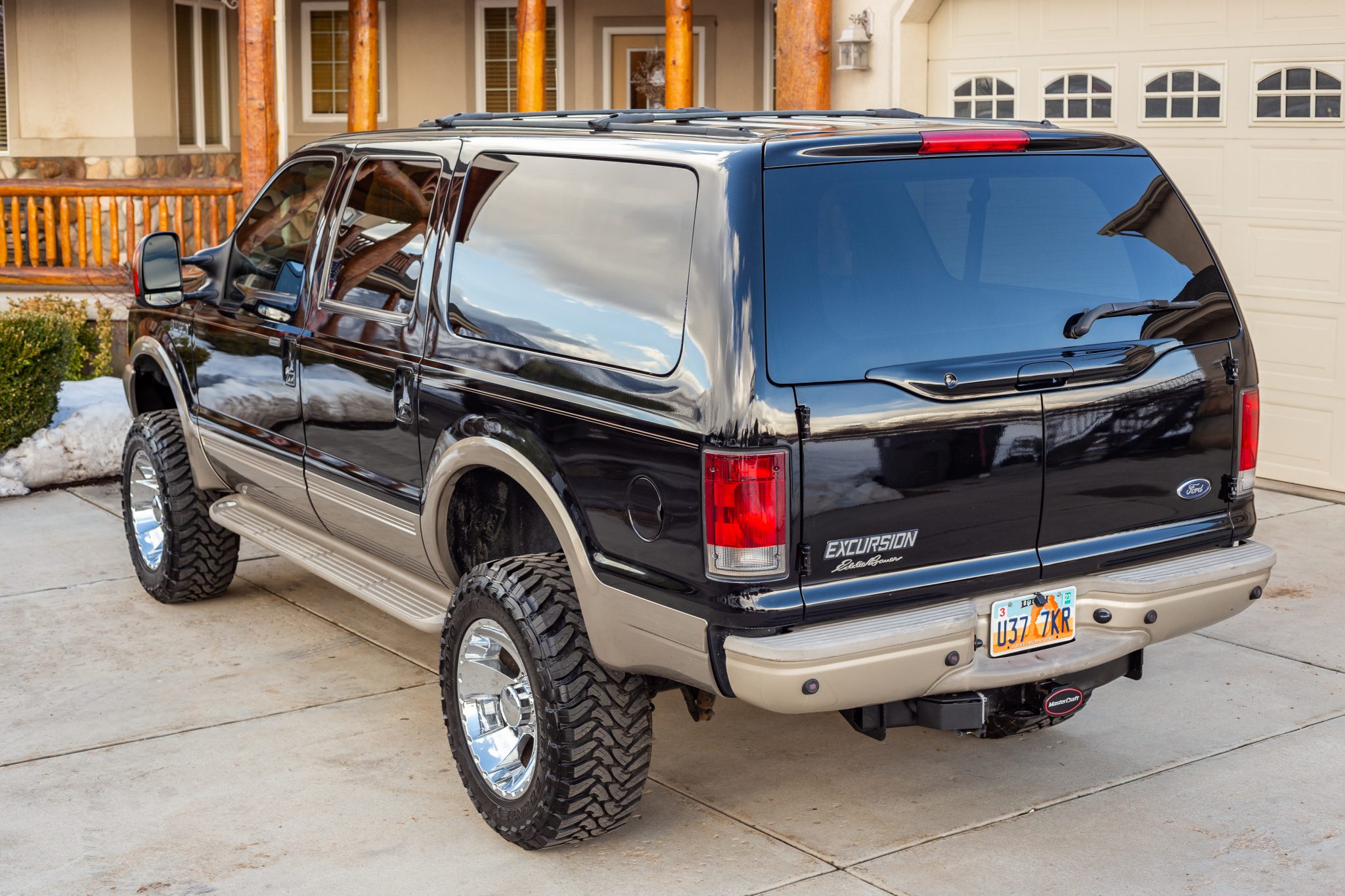 Modified 2004 Ford Excursion Eddie Bauer