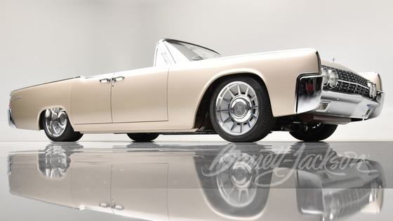 Coyote V8-Swapped 1962 Lincoln Continental
