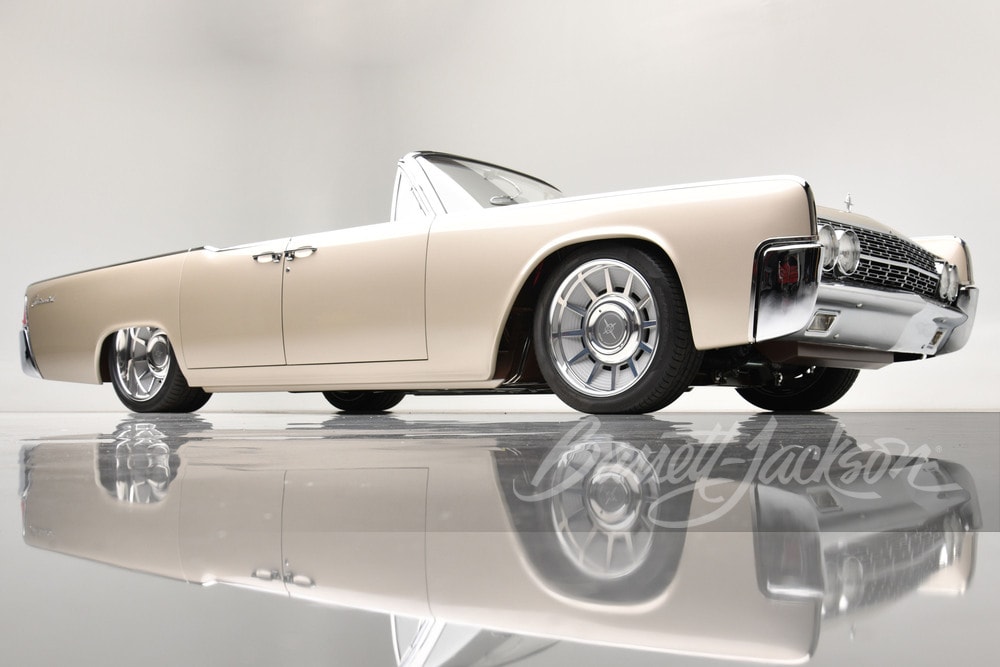 Coyote V8-Swapped 1962 Lincoln Continental