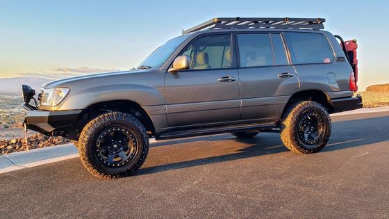 2000 Toyota Land Cruiser UZJ100