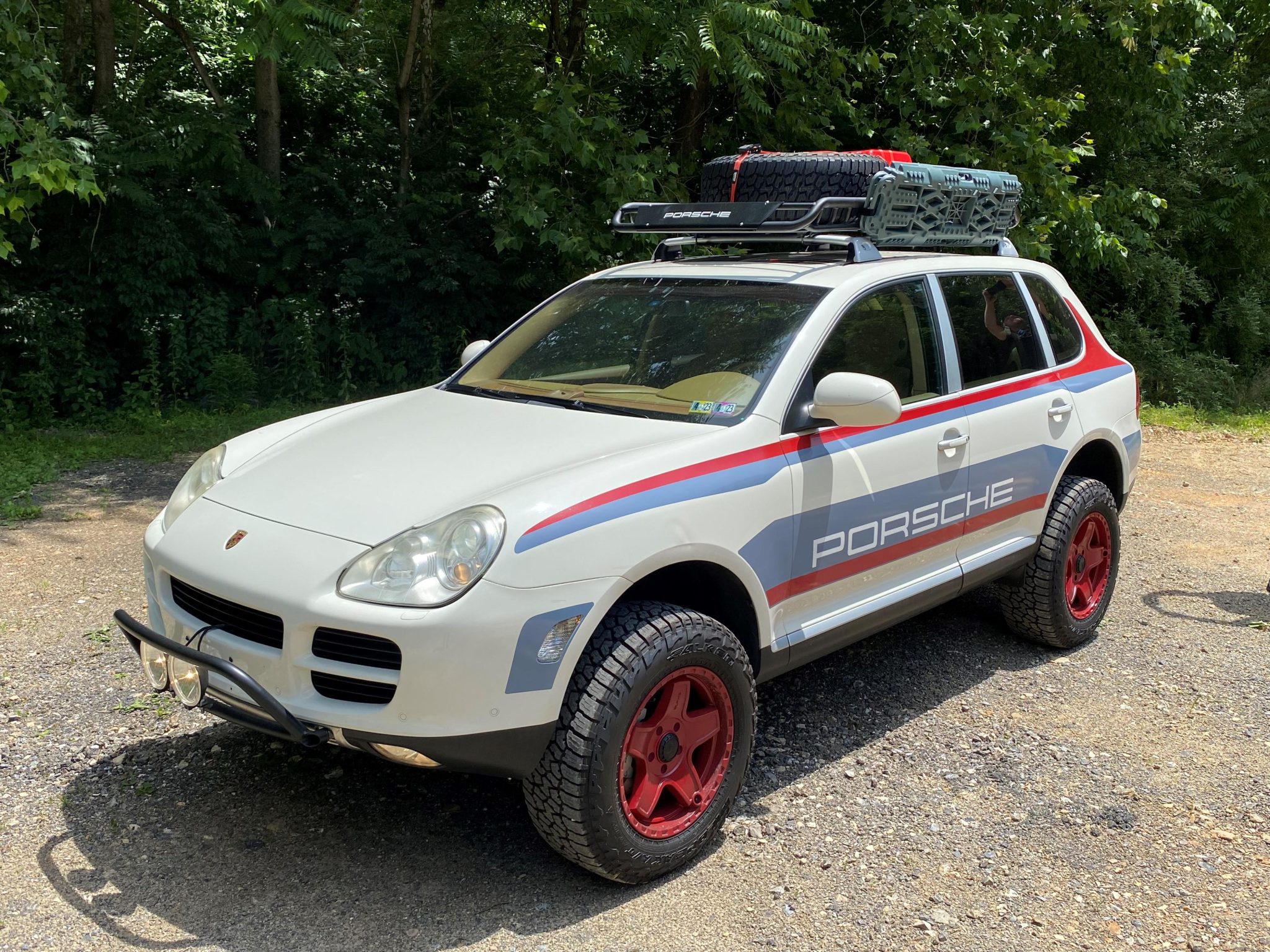 2004 Porsche Cayenne S by japerf1