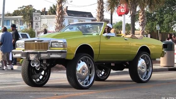 Chevrolet Caprice Convertible on 30-Inch DUB Wheels