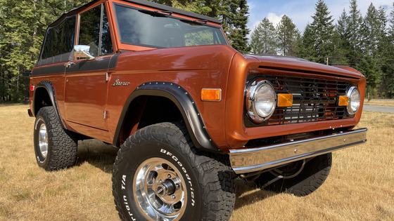 Modified 1975 Ford Bronco 5-Speed
