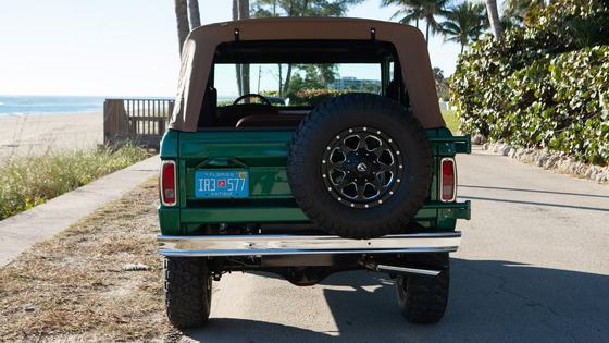 Modified 1977 Ford Bronco with 302ci V8