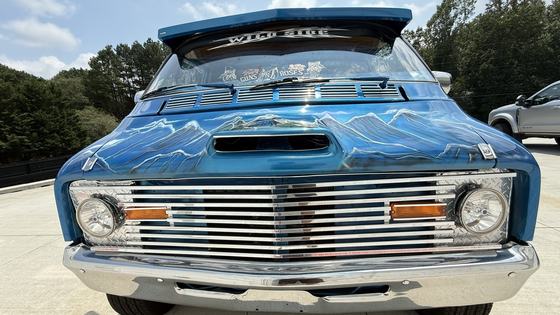 1977 Dodge Tradesman B200 "Wild Side"