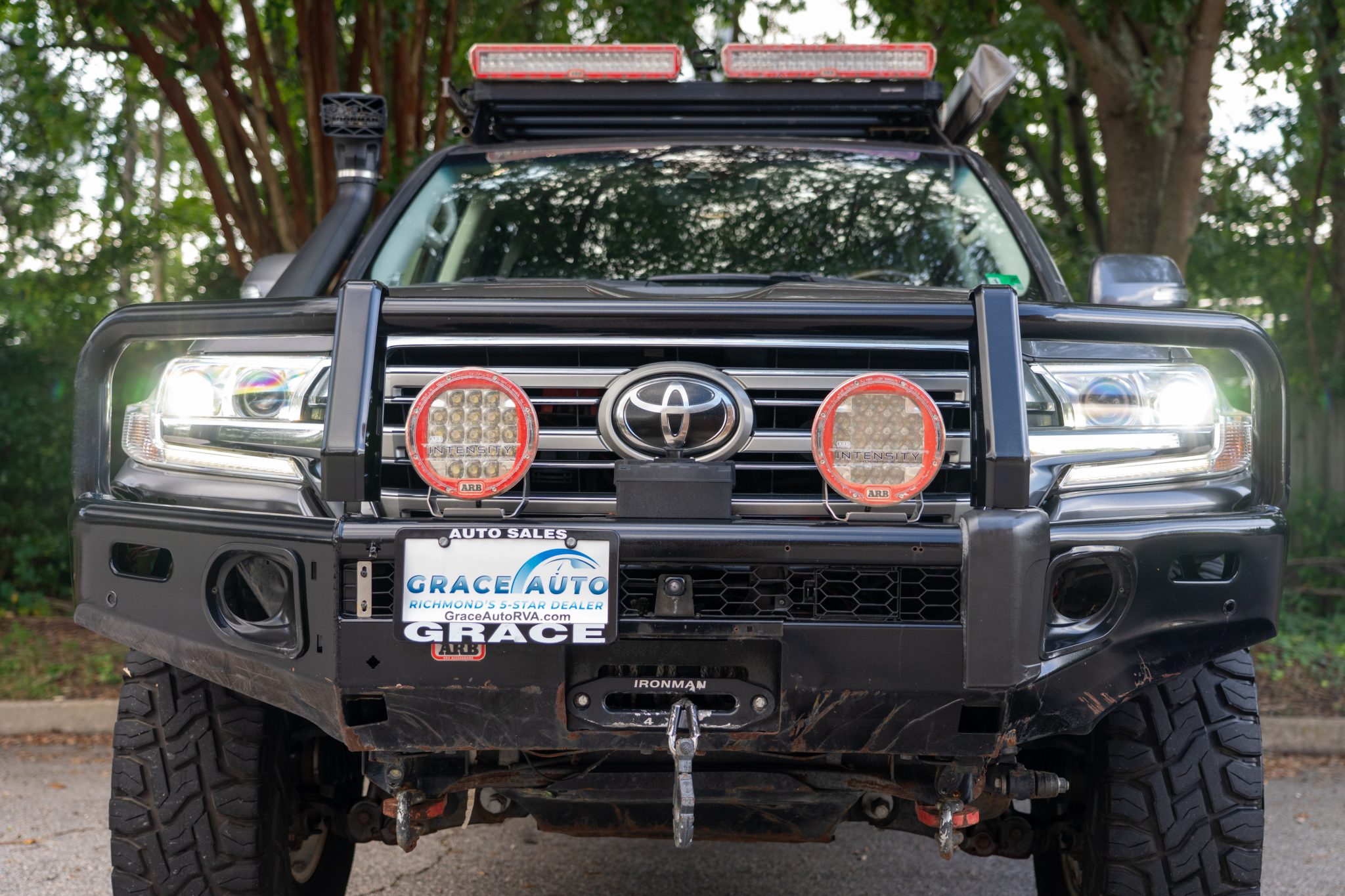 Modified Toyota Land Cruiser URJ200
