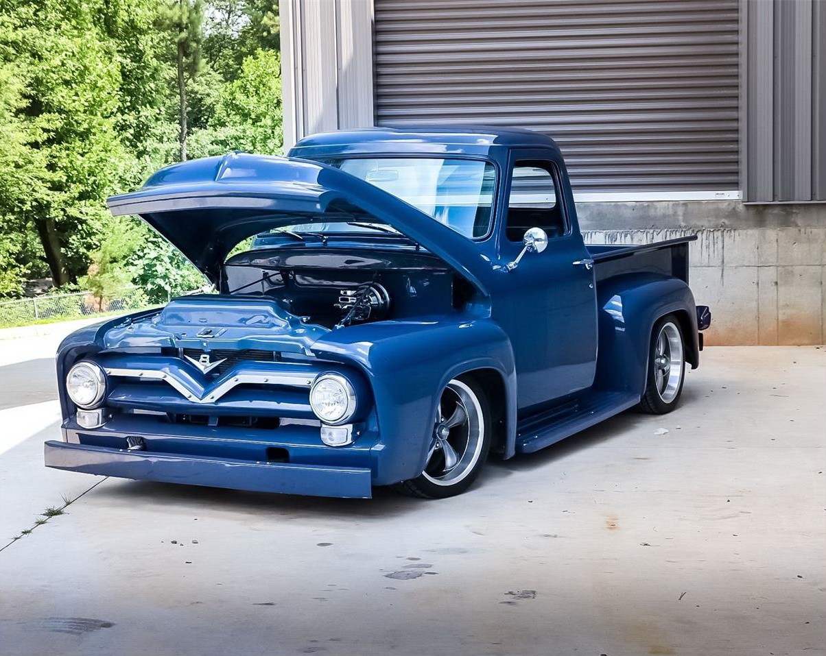 Coyote V8 1955 Ford F-100 Restomod