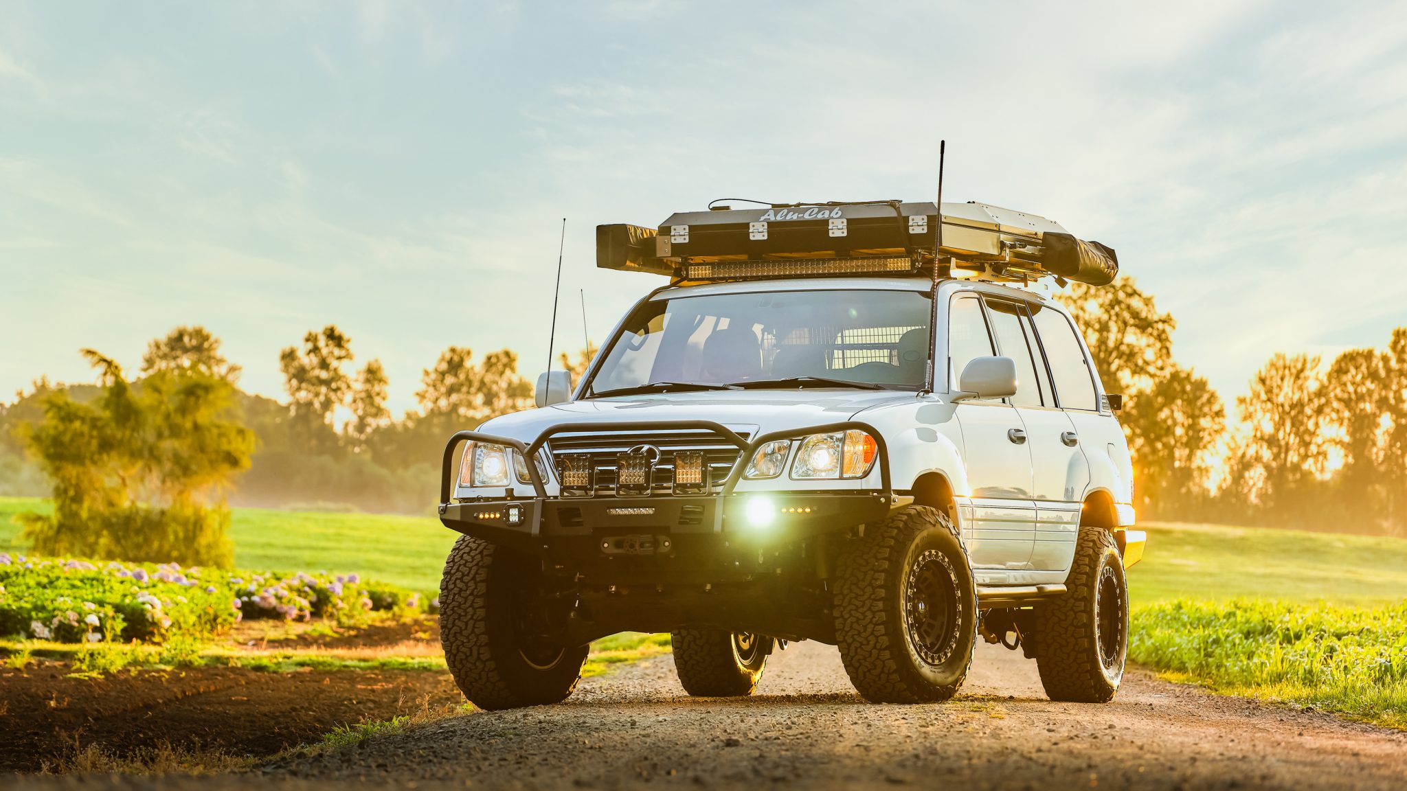 2005 Lexus LX470 Overland Build