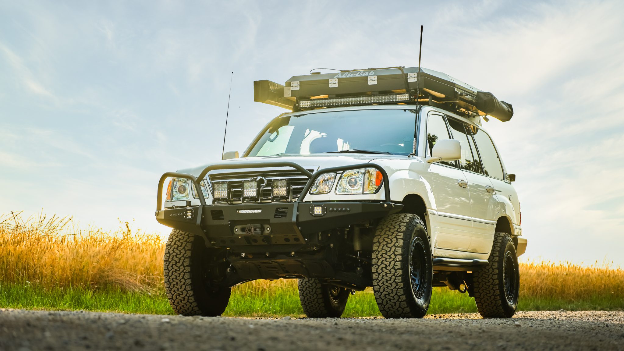 2005 Lexus LX470 Overland Build