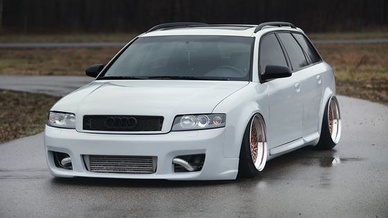 Audi Avant by Aaron Stuk