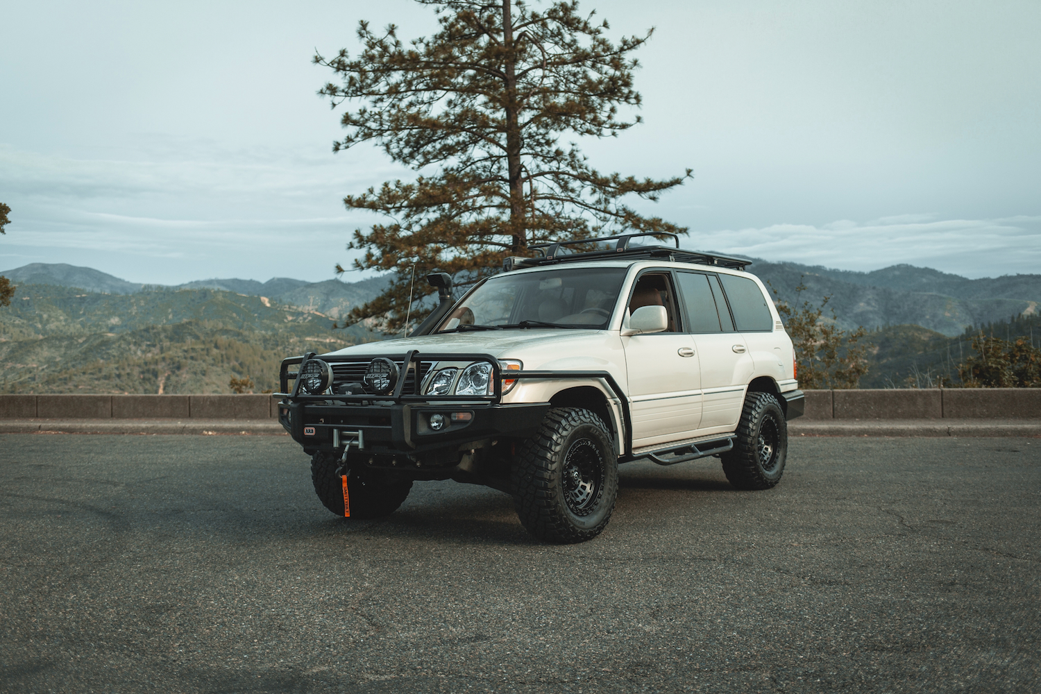 1999 Lexus LX470 Modified by KCX