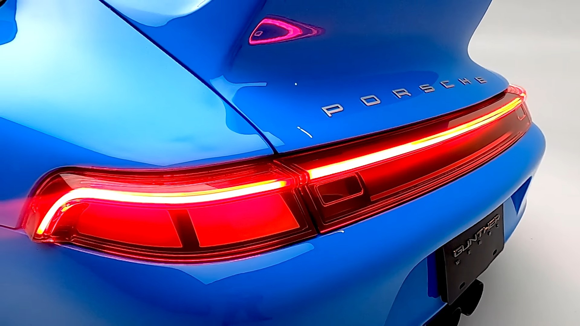 Gunther Werks 400R Mexico Blue Porsche 993
