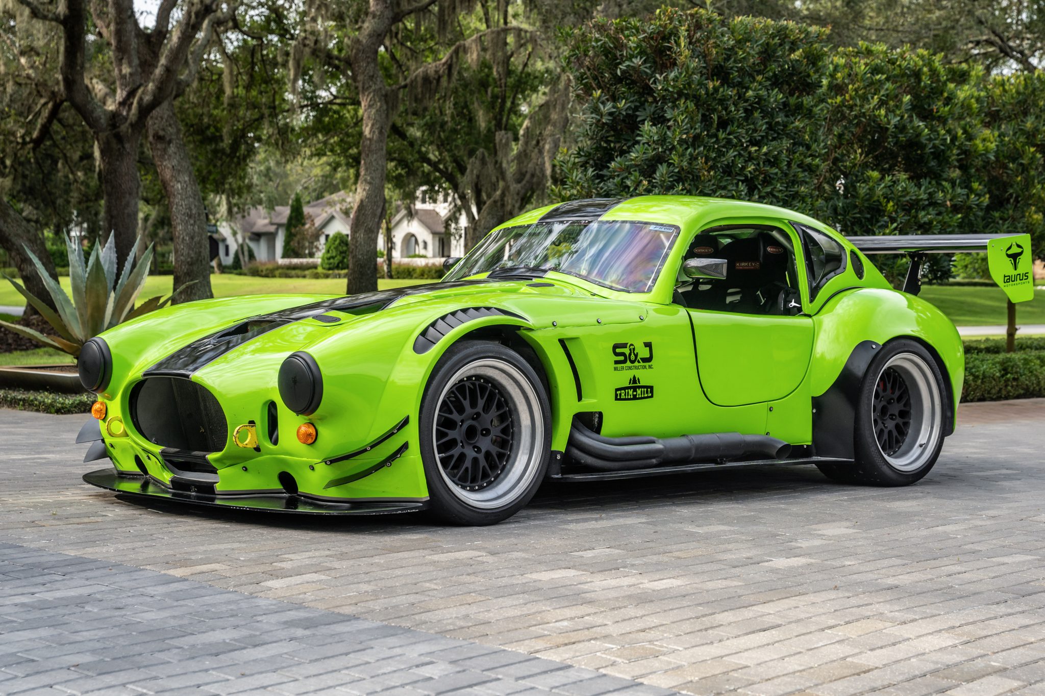 427-Powered Backdraft Racing RT3 Race Car