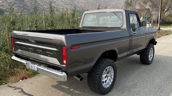 1977 Ford F-150 Custom 4×4 by BaerBronco