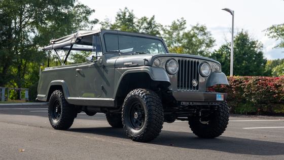 Modified 1968 Jeep Jeepster Commando V6
