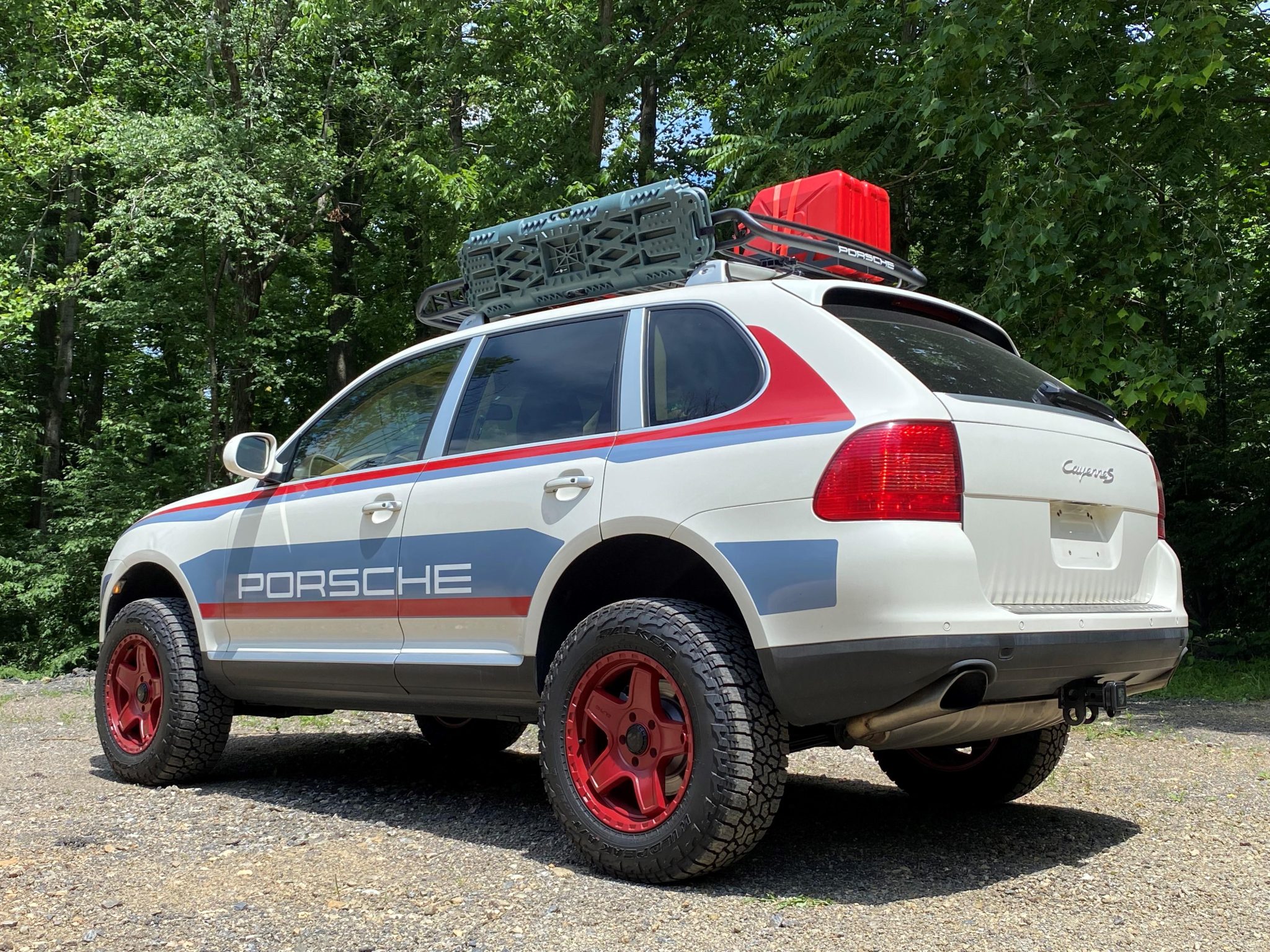2004 Porsche Cayenne S by japerf1