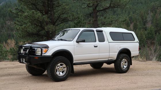 2000 Toyota Tacoma SR5 XtraCab 4×4 by Nobull5