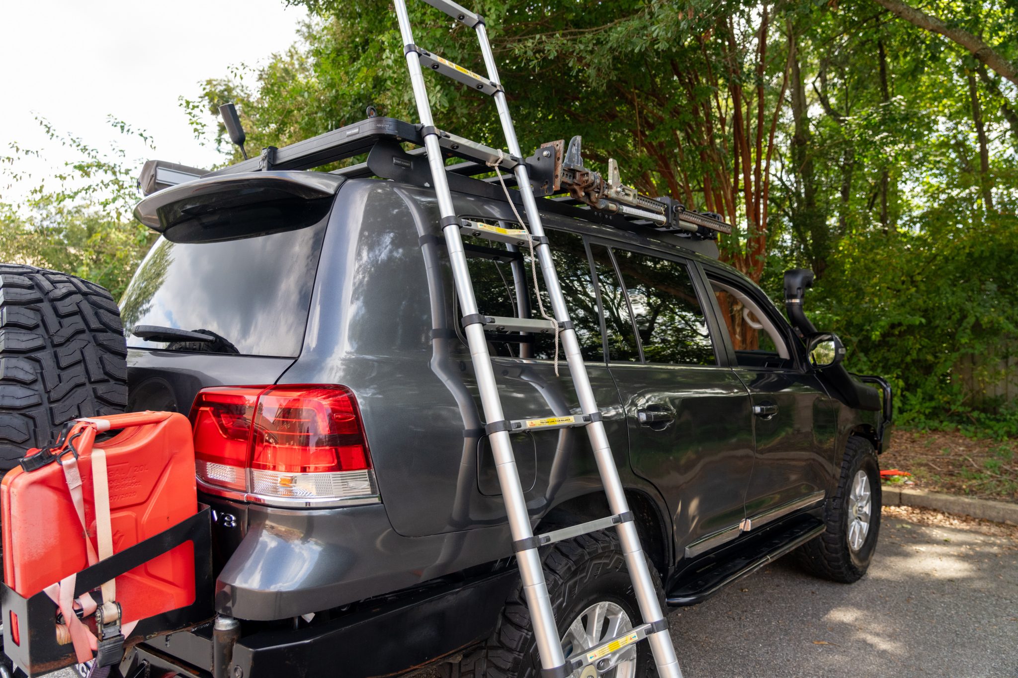Modified Toyota Land Cruiser URJ200
