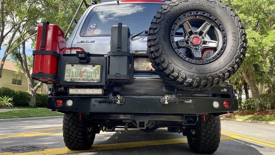 2002 Lexus LX470 by Terry Bravis