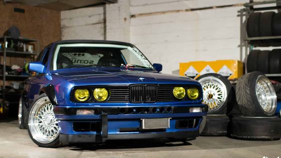 V8-Powered BMW E30 Drift Car