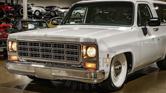 5.3L V8 1979 GMC Jimmy Restomod