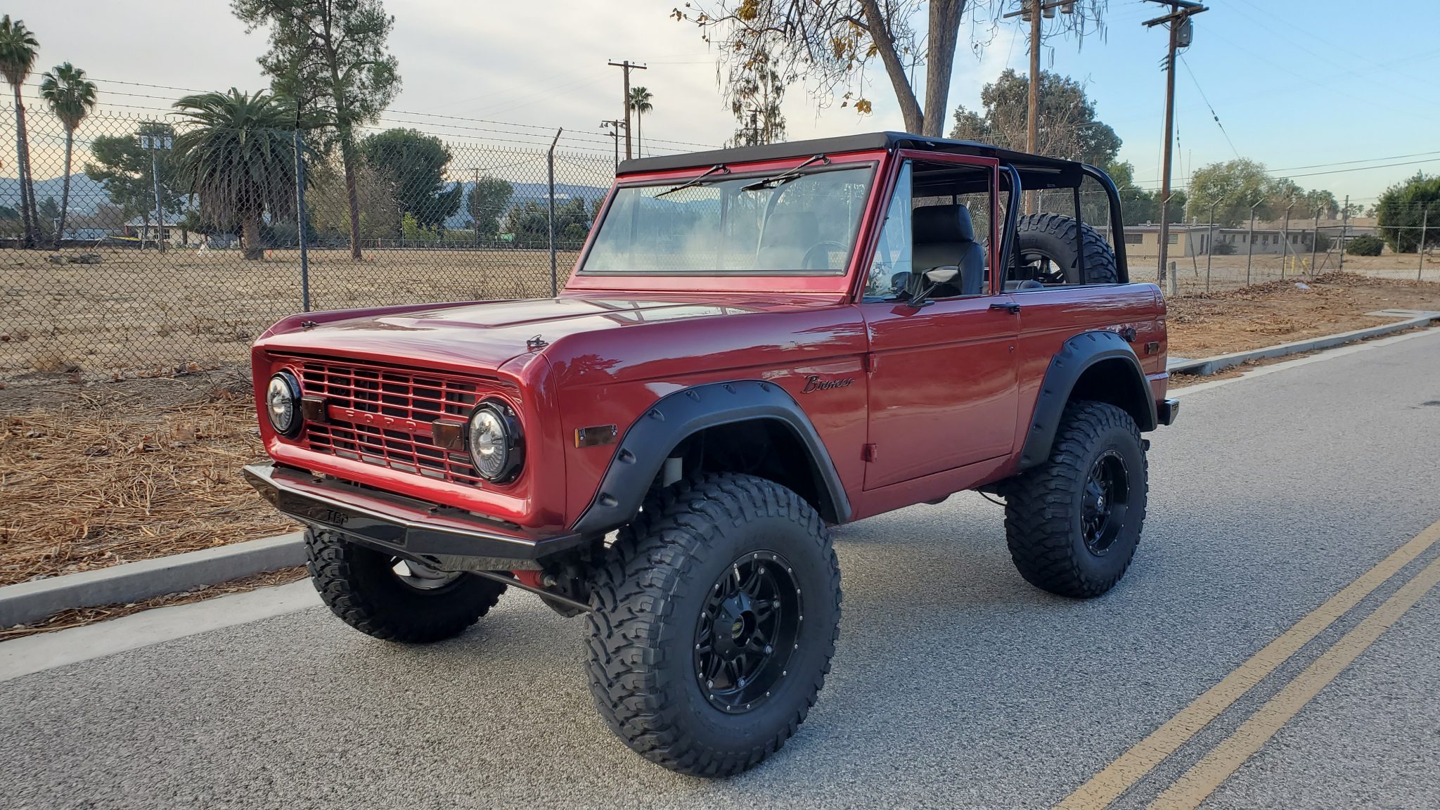 1975 Ford Bronco Modified by baderink