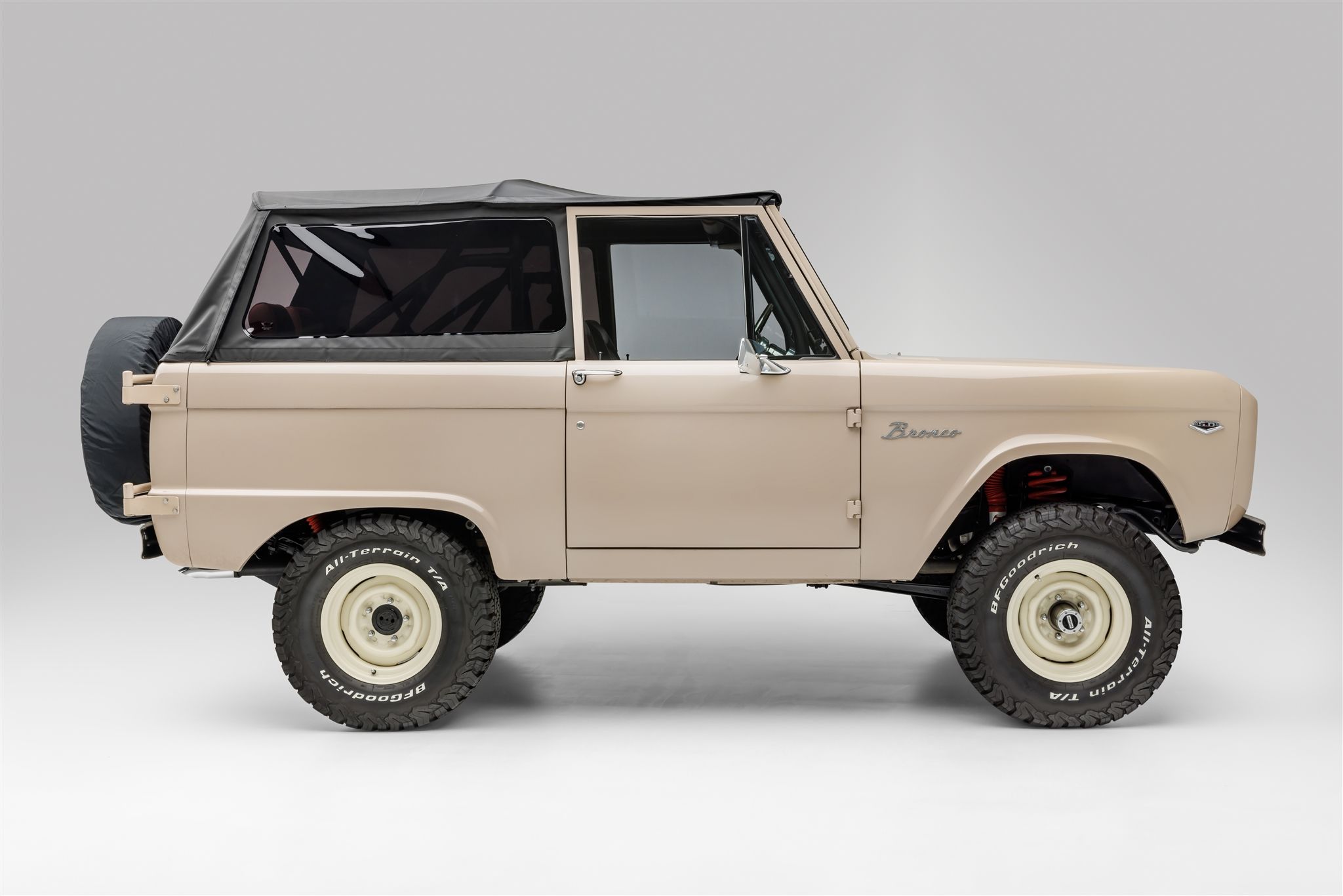 5.0L V8-Powered 1972 Ford Bronco Restomod