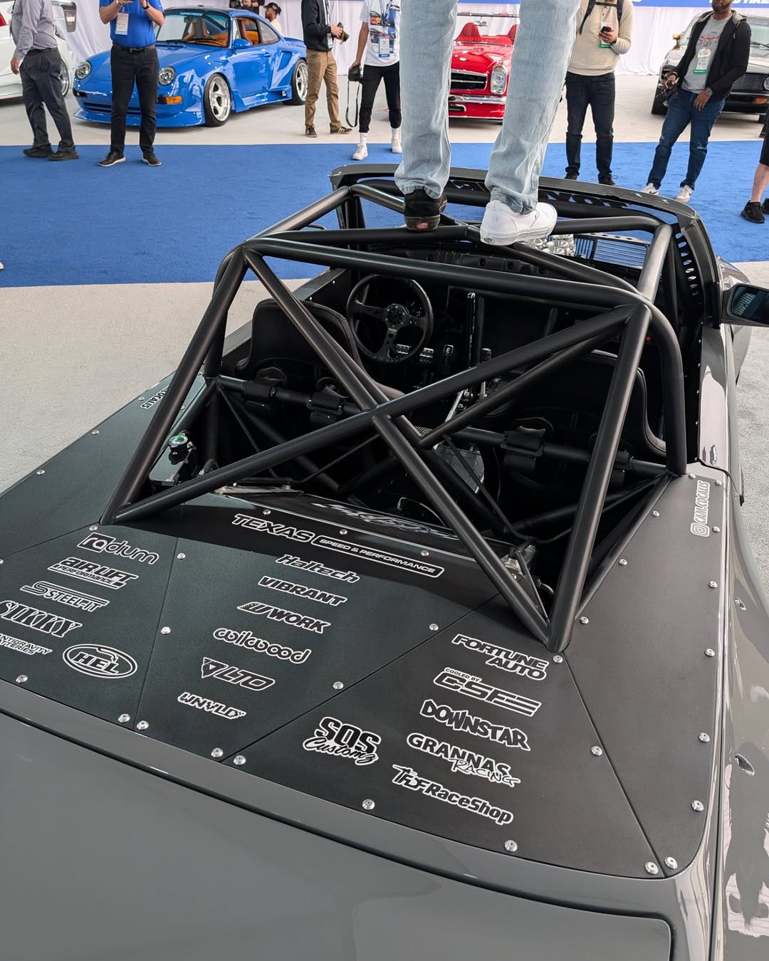 Tube Chassis LS-Swaped BMW E30 by Cameron Cocalis