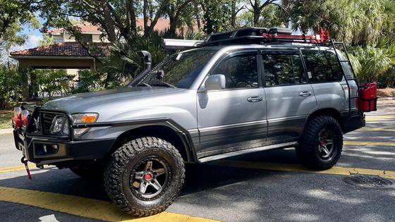 2002 Lexus LX470 by Terry Bravis