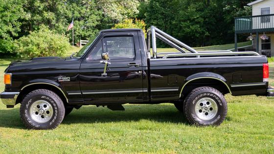 Modified 1987 Ford F-150 XLT Lariat 4×4