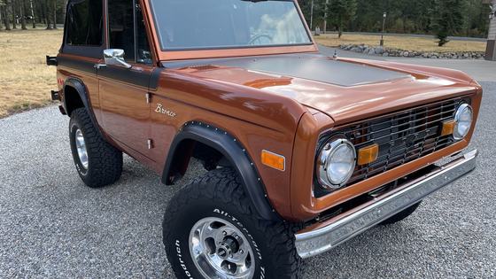 Modified 1975 Ford Bronco 5-Speed