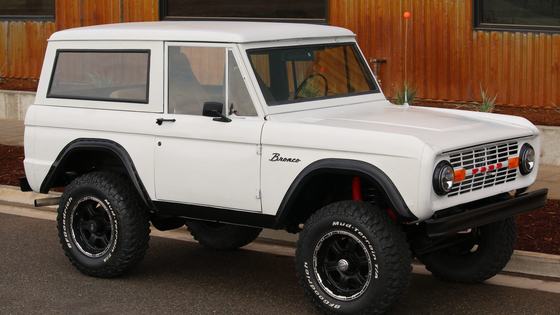 1969 Ford Bronco with 302ci V8 and Lift Kit