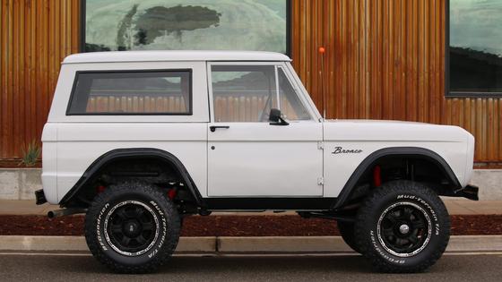 1969 Ford Bronco with 302ci V8 and Lift Kit