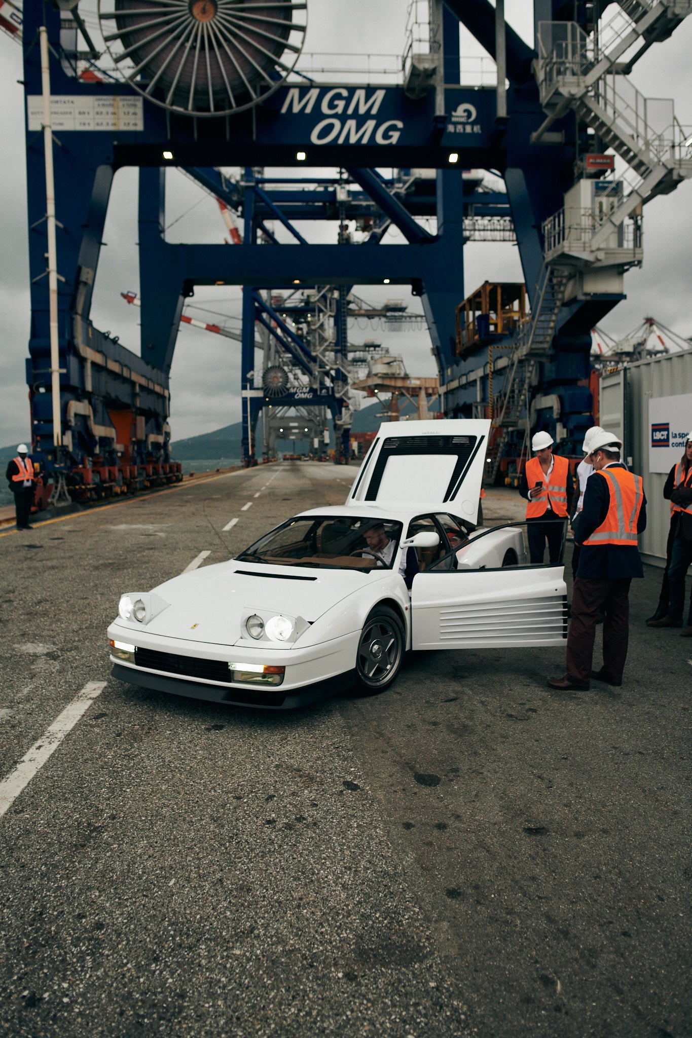 510hp Restomodded Ferrari Testarossa by Officine Fioravanti