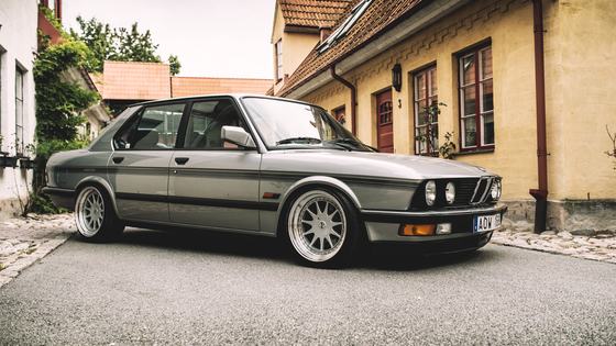 1987 BMW E28 535i by Christopher Björåsen