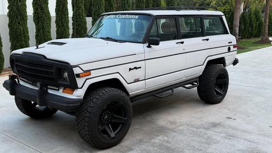 520hp Hemi V8 in Jeep Grand Wagoneer Restomod