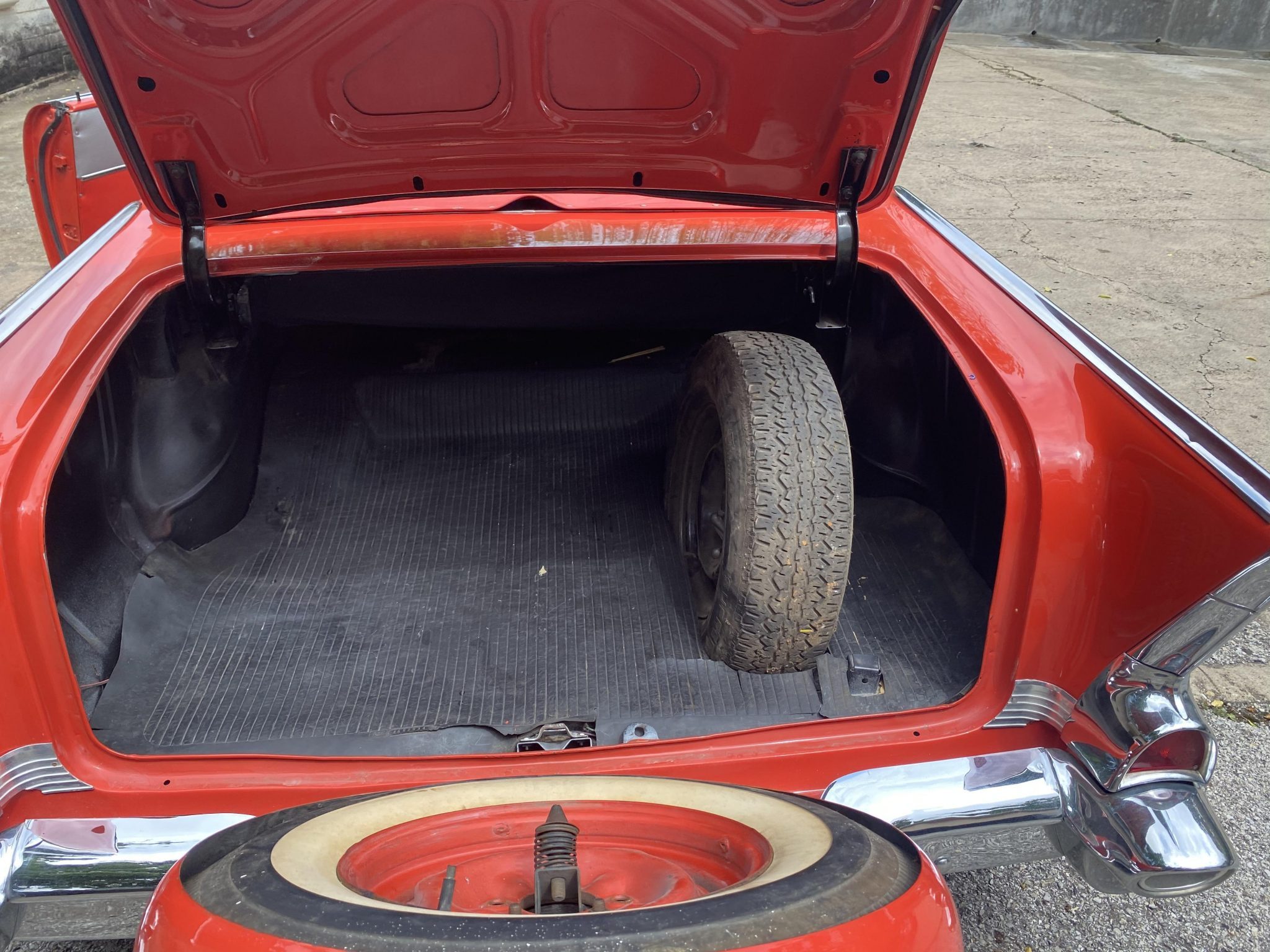 5.7-Liter V8 Chevrolet Bel Air Convertible