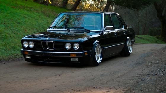 1986 BMW E28 535i by Riley Stair