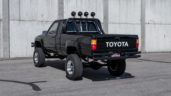 1985 Toyota Pickup Xtracab SR5 4×4 by SOS Customs