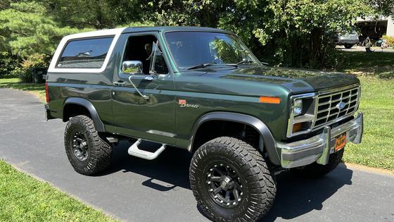 Modified 1986 Ford Bronco V8 4×4