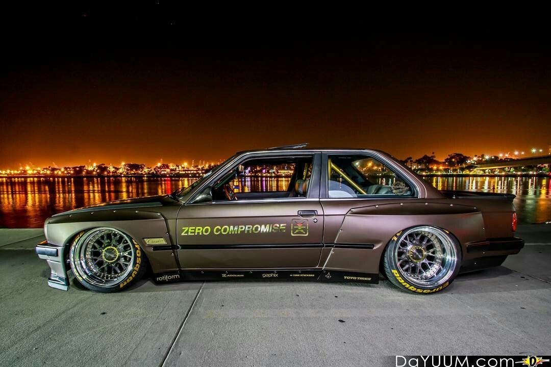 Rocket Bunny BMW E30