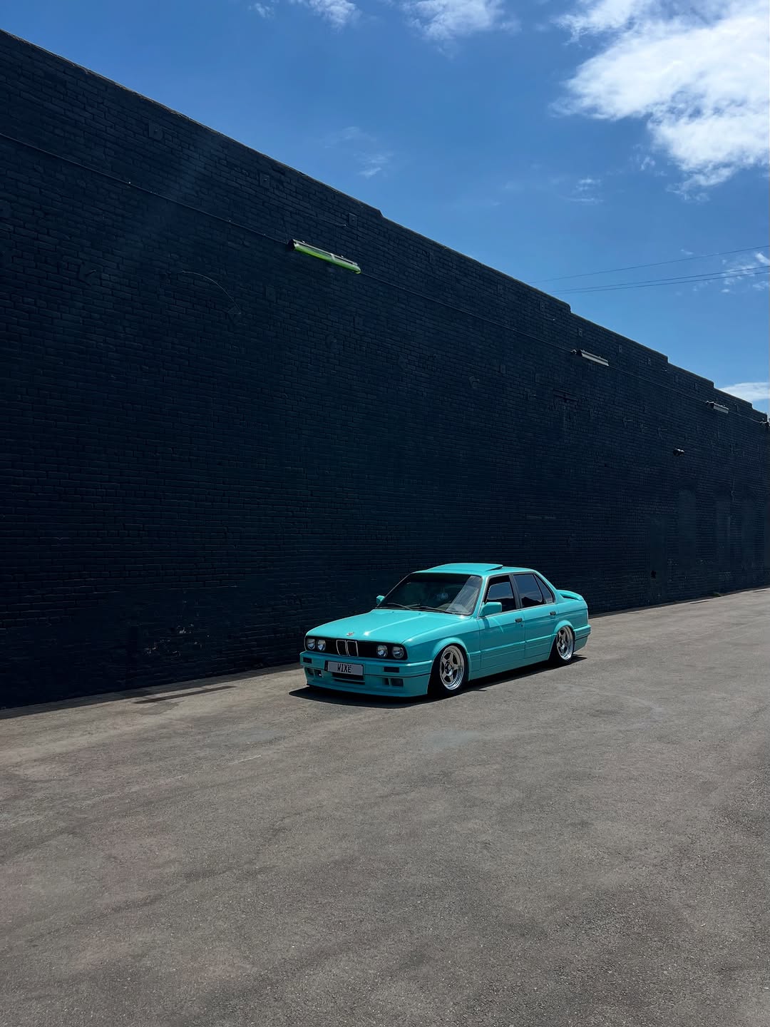 BMW E30 by WIXE
