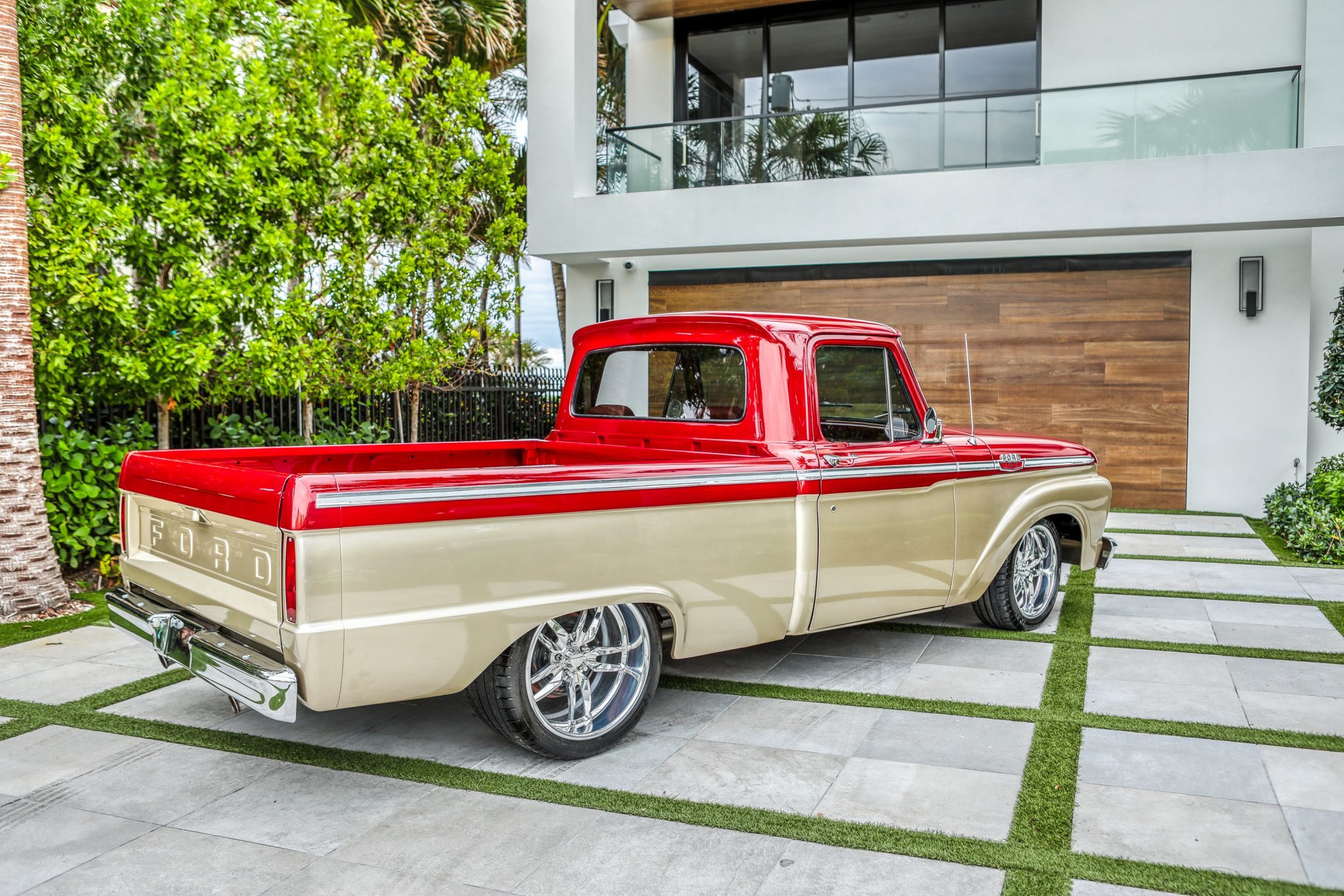 500hp Ford F-100 Restomod with Big-Block Muscle