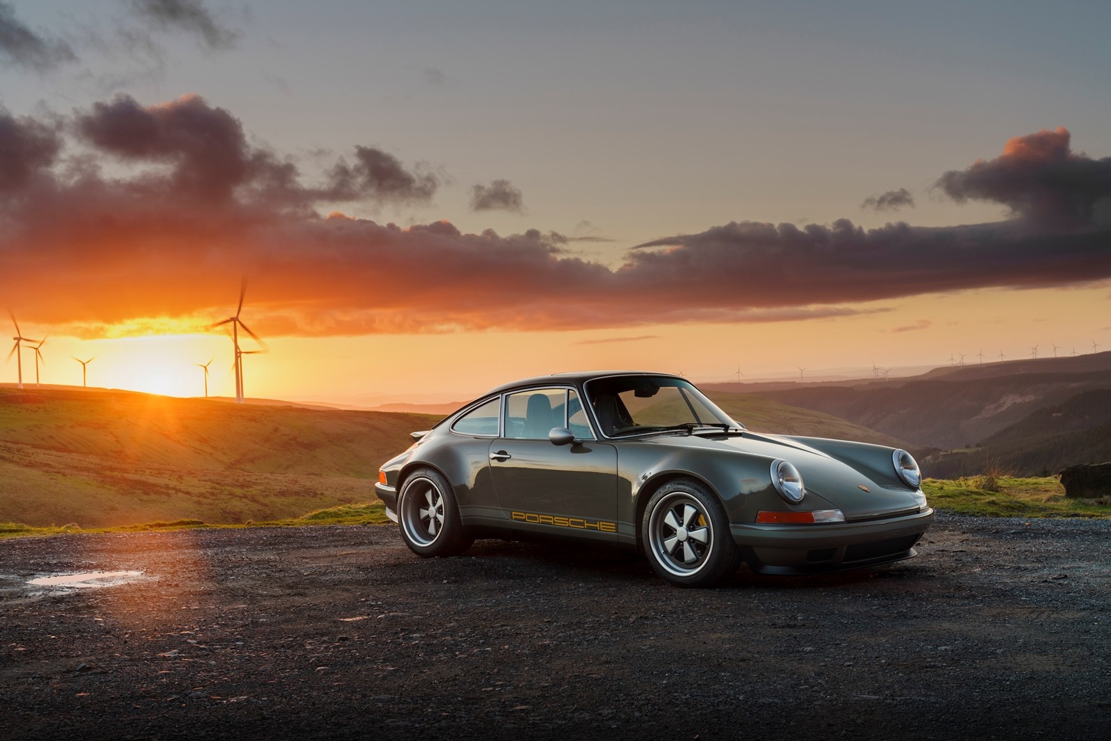371hp Porsche 911 964 Restomod by Theon Design