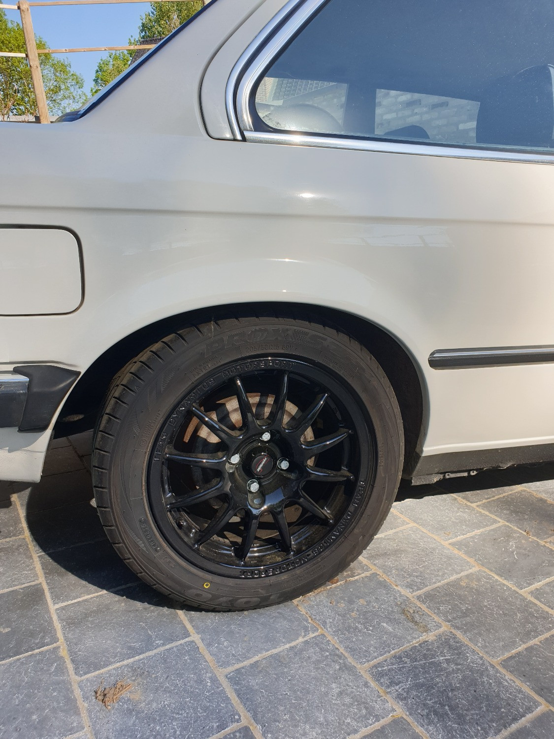 1986 BMW 3 Series with Team Dynamics Wheels