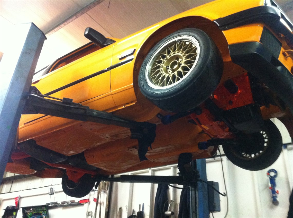 BMW E30 320i Race Car by RAW Motorsport